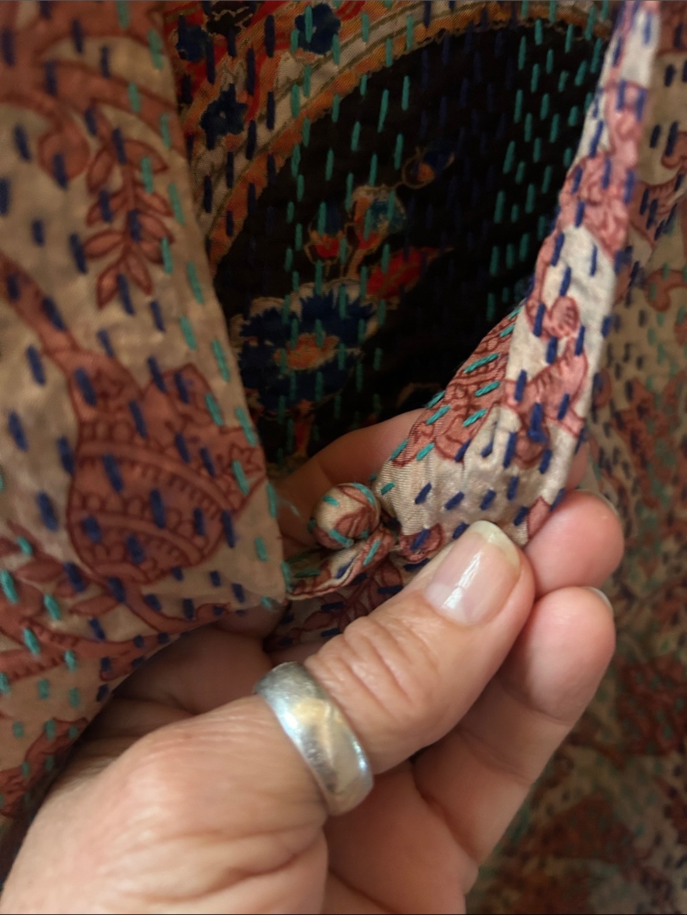 Sleeveless Printed Quilted Silk Vest in Cream and Dusty Rose - Picture 5 of 8